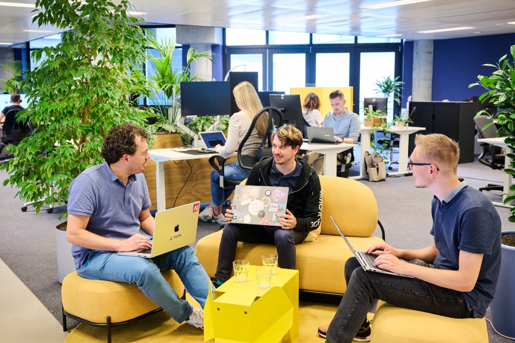 Data-engineer, AI-specialist en software-anallist aan het werk bij het Rijks ICT Gilde