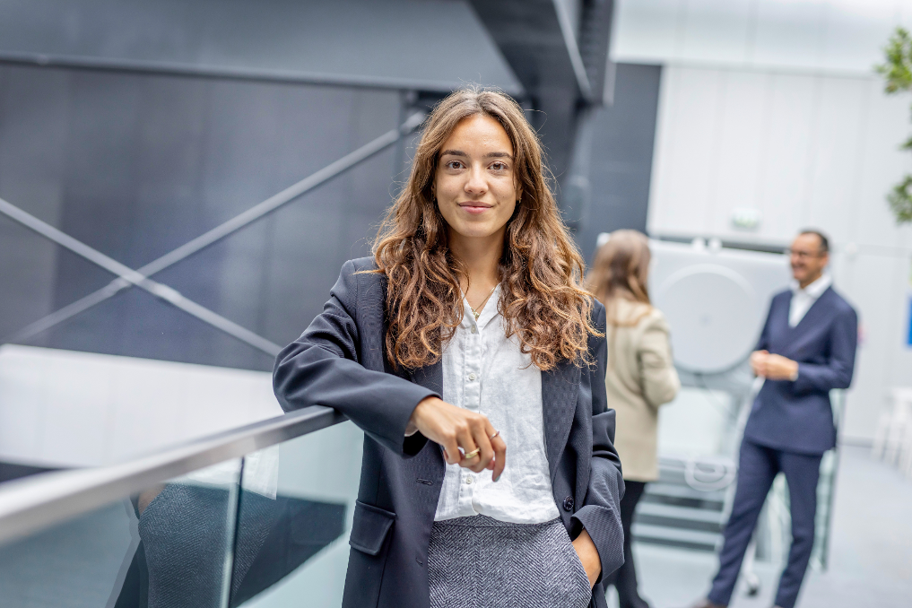 Portret van Amber. Zij doet werk- en leertraject Internationaal Beleidsmedewerker Buitenlandse Zaken