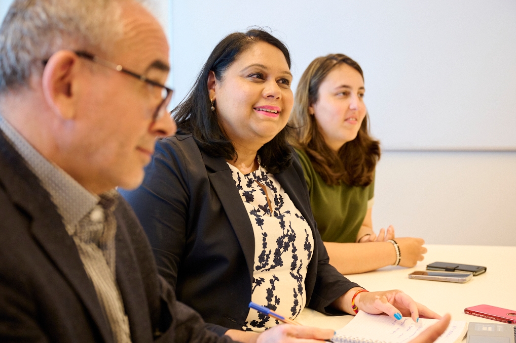 Savitri Changoe en Alicia Martins Nunes van het team Informatiebeveiliging & Privacy bij het ministerie van Economische Zaken en Klimaat