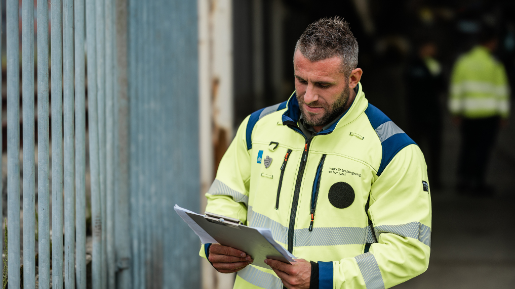 Robert is inspecteur bij de afdeling Toezicht Marktordening (TMO) van de Inspectie Leefomgeving en Transport