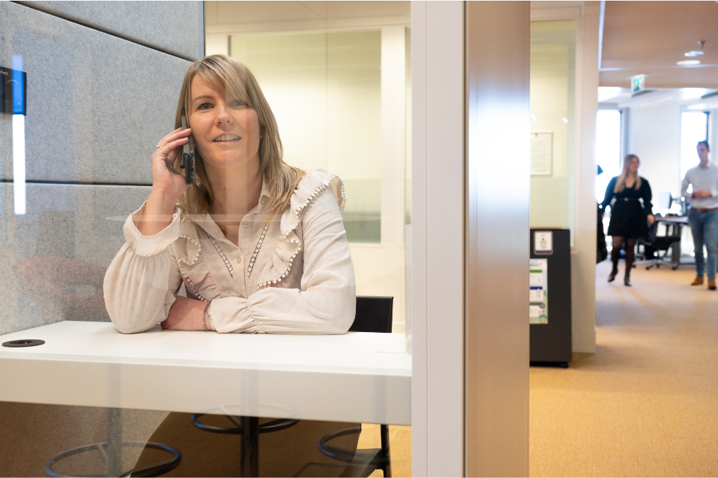 Portret van Daphne Postma. Ze is senior onderzoeker bij Justis