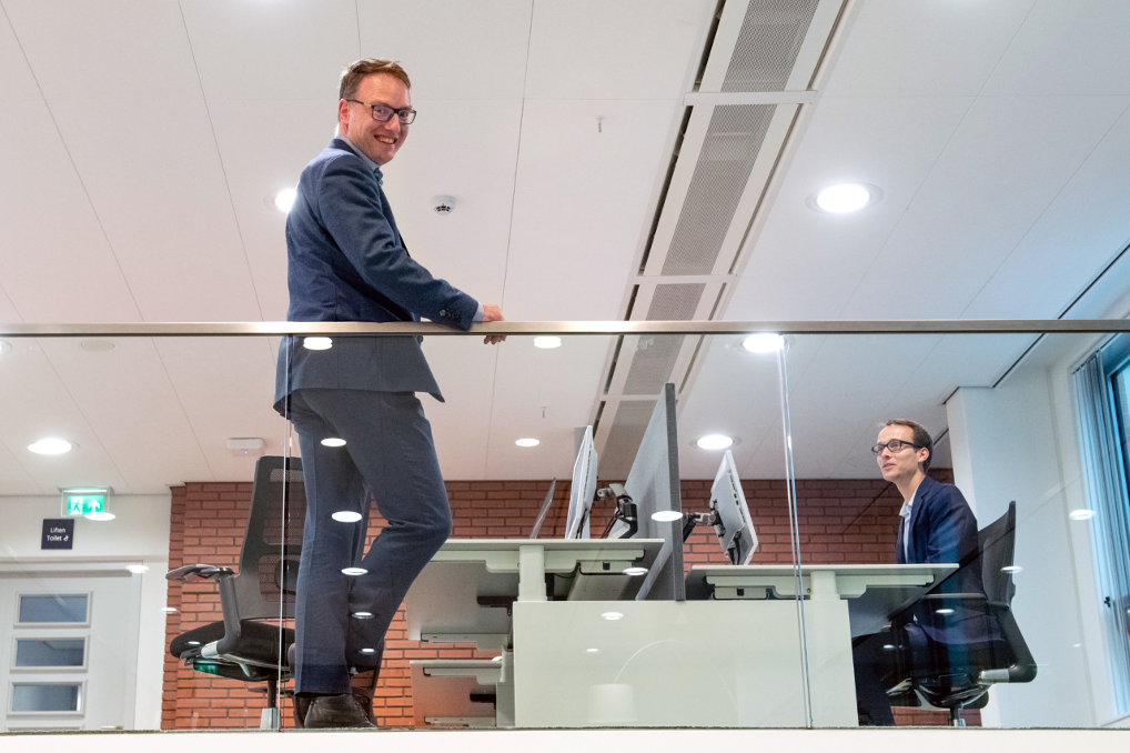 Mark Timmer op kantoor bij SZW