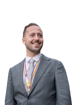 Portret van Joep. Hij doet het werk- en leertraject Internationaal Beleidsmedewerker Buitenlandse Zaken