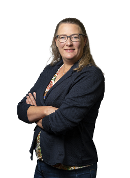 Portret van Marije, adviseur stedelijk water en riolering bij het Rijksvastgoedbedrijf