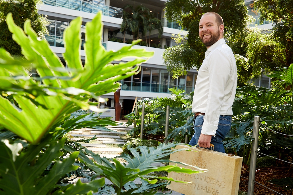 Frank Planjer met het koffertje